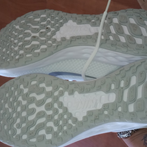 NOWT - Picture 4 of 8